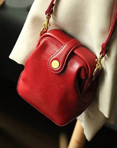 Vintage Womens Red Leather Small Doctor Shoulder Purse Red Doctor Crossbody Purses for Women